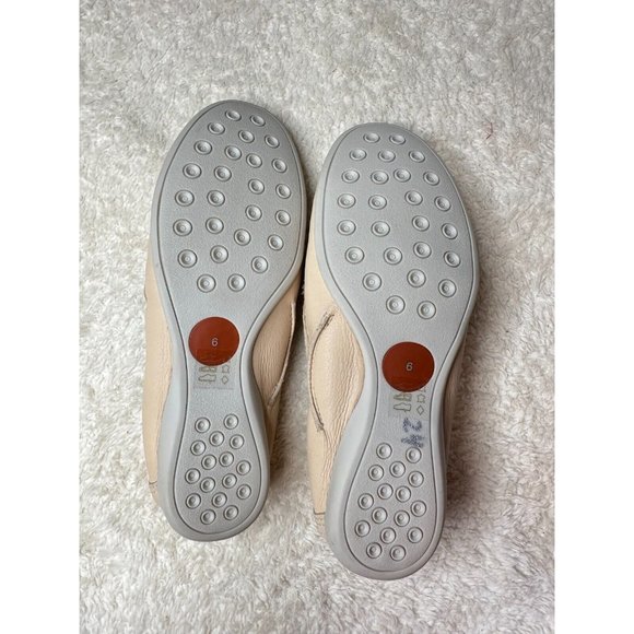 Driver Club USA Womens Size 6 Slip On Genuine Moccasins Tan Leather NEW - Picture 2 of 6